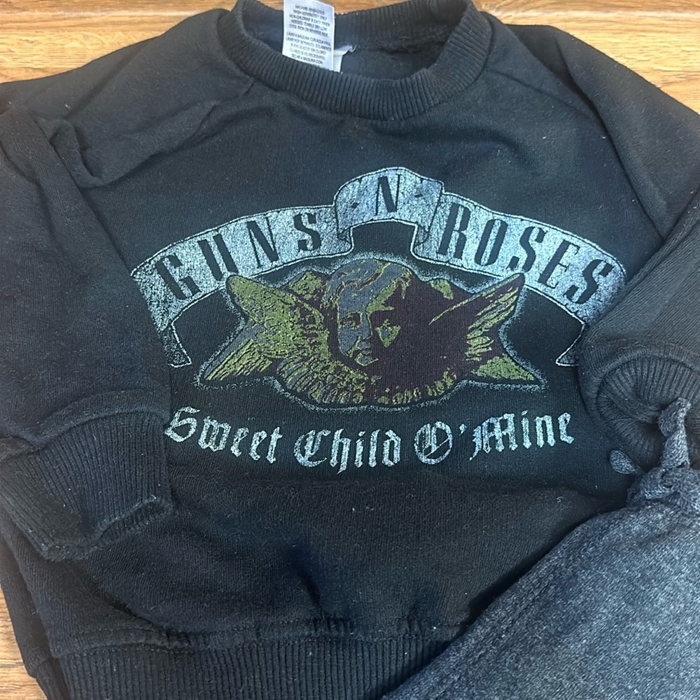 Guns N’ Roses two piece set